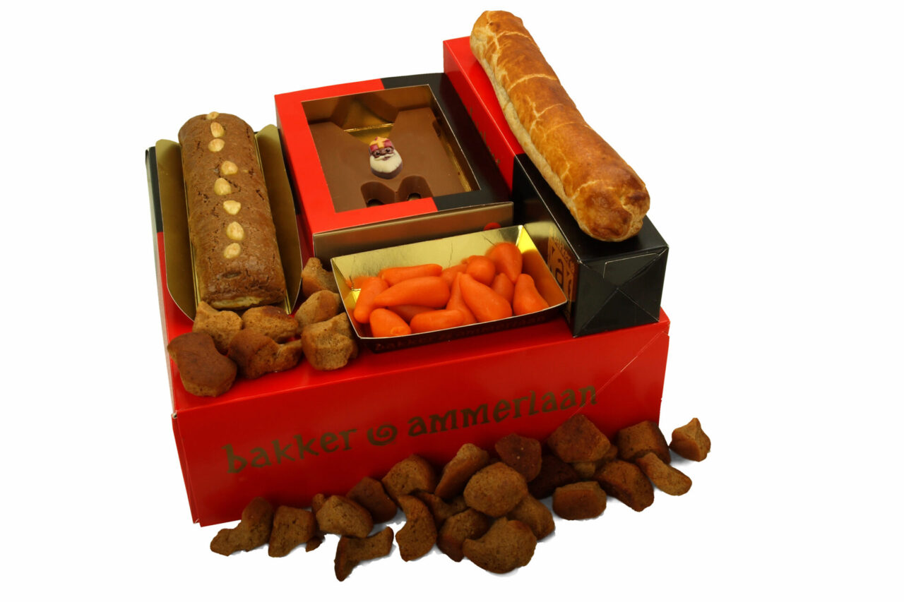 sinterklaas pakket pepernoten amandelstaaf